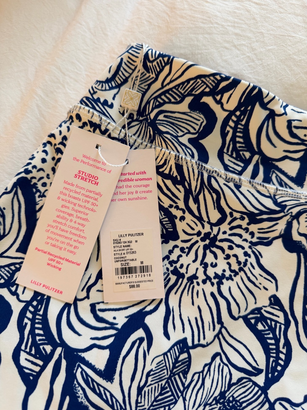 NWT Lilly Pulitzer Navy and White Floral Workout Skirt - Picture 3 of 3